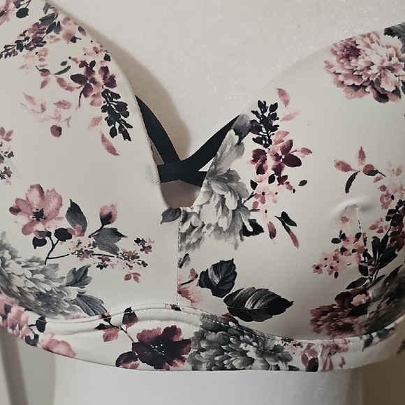 Torrid Pink and Black Floral Bra - Picture 8 of 10